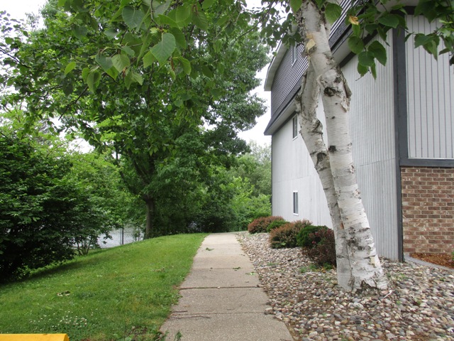 Exterior Photo 2