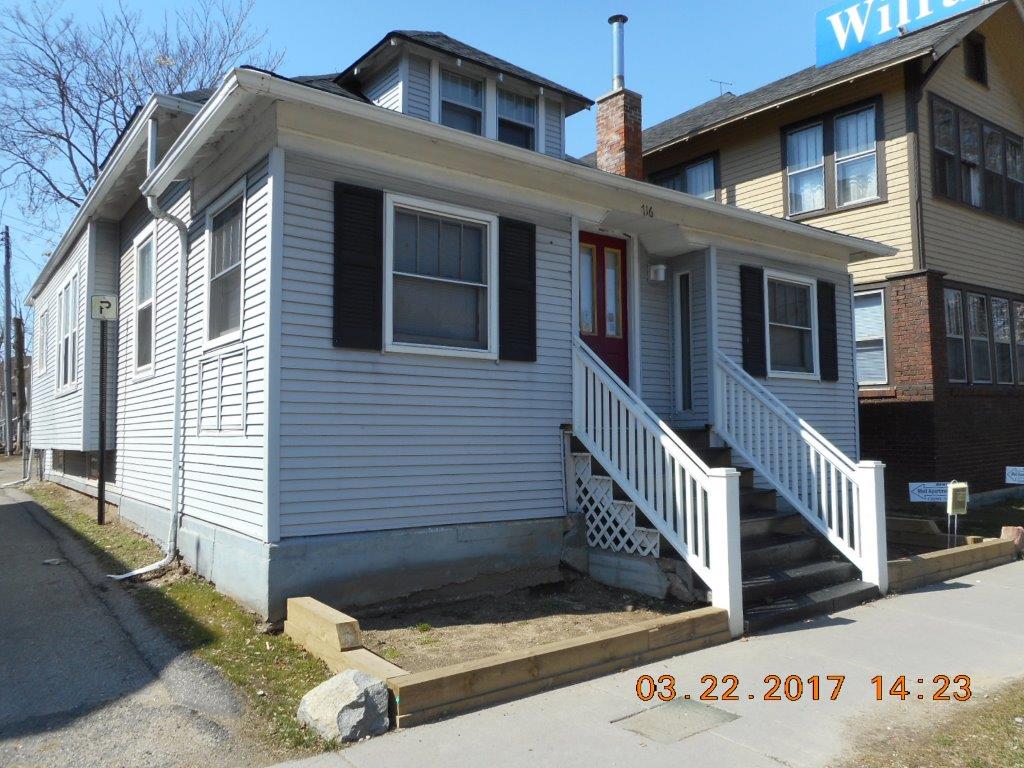 Exterior Photo 1